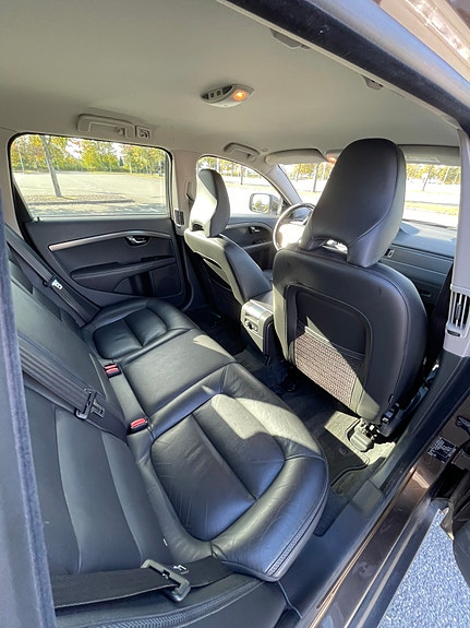 Volvo XC70 4 of 10