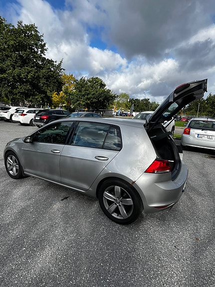 Volkswagen Golf VII 2 of 11