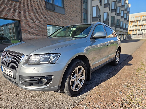 Audi Q5 2 of 23