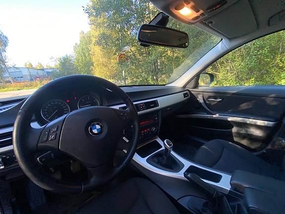 BMW 318d 5 of 6