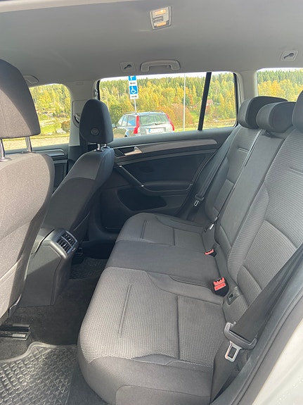 Volkswagen Golf VII 9 of 11