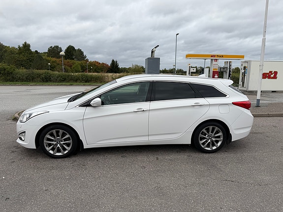 Hyundai i40 2 of 7