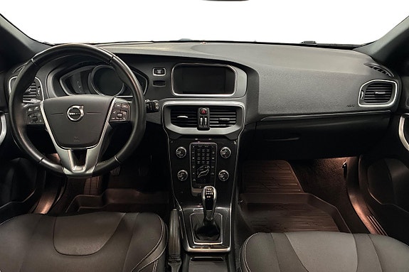 Volvo V40 12 of 30