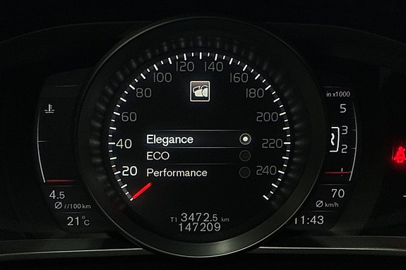 Volvo V40 23 of 30