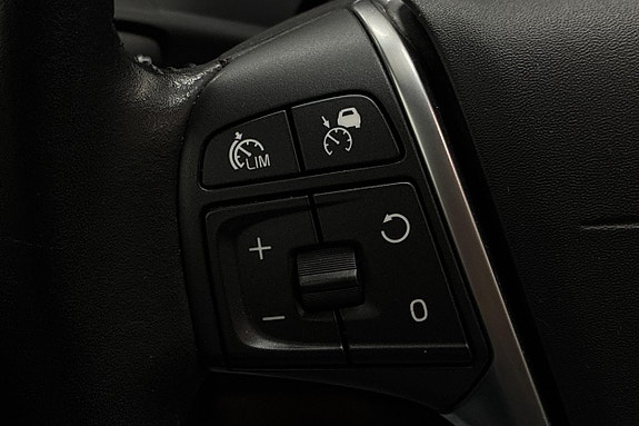 Volvo V40 25 of 30
