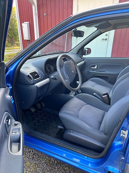 Renault Clio 3 of 13