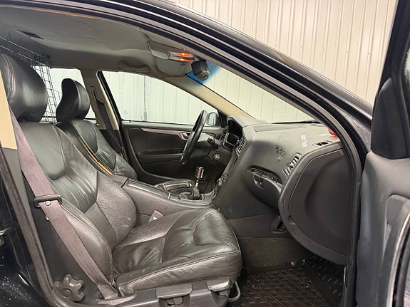 Volvo V70 6 of 7