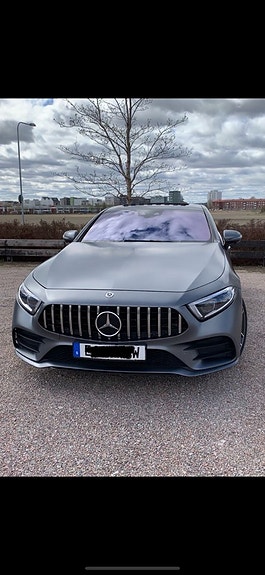 Mercedes-Benz CLS450 2 of 8