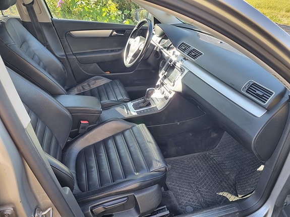 Volkswagen Passat Alltrack 6 of 9