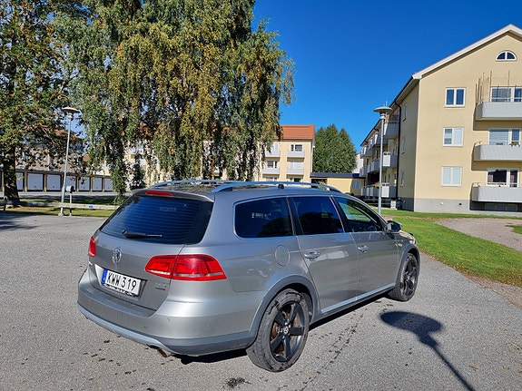 Volkswagen Passat Alltrack 4 of 9