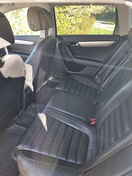 Volkswagen Passat Alltrack 8 of 9