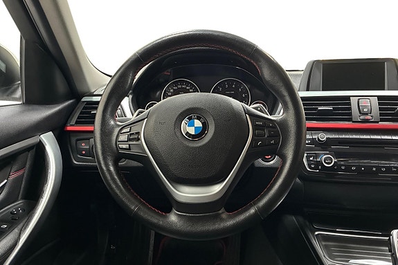 BMW 328i 16 of 27