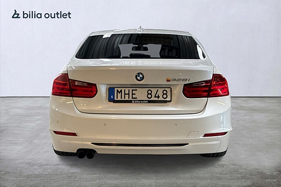 BMW 328i 7 of 27