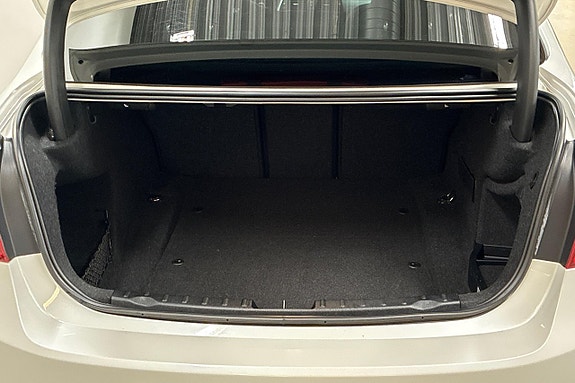 BMW 328i 10 of 27
