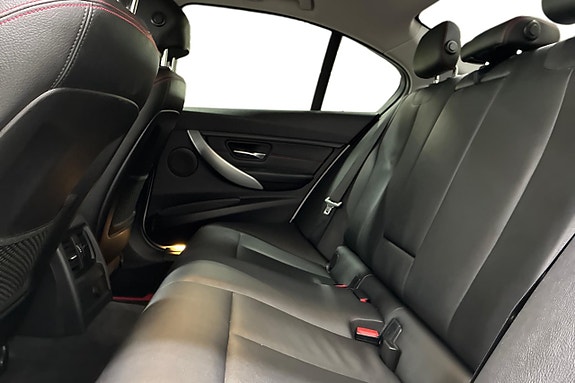 BMW 328i 14 of 27