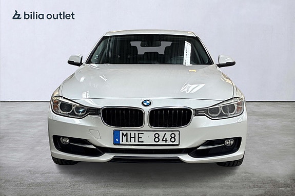 BMW 328i 3 of 27