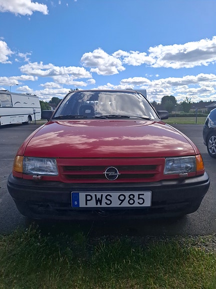 Opel Astra 4 of 9