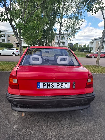 Opel Astra 3 of 9