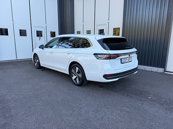Volkswagen Passat 6 of 30