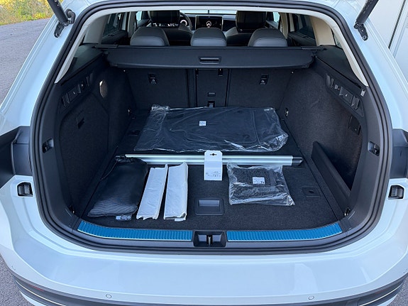Volkswagen Passat 28 of 30