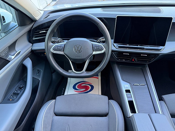 Volkswagen Passat 16 of 30
