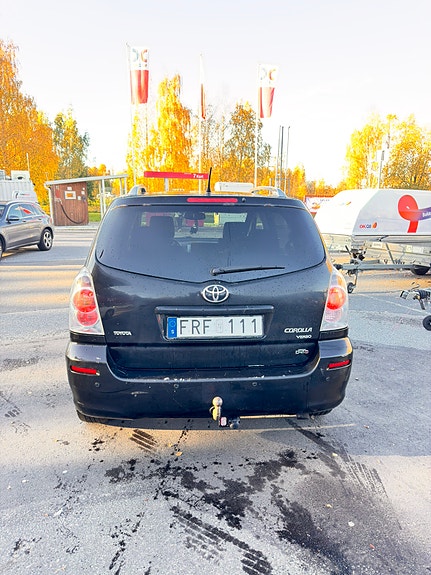 Toyota Corolla Verso 8 of 9