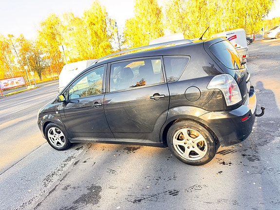 Toyota Corolla Verso 9 of 9