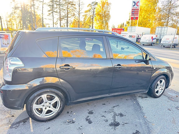 Toyota Corolla Verso 6 of 9