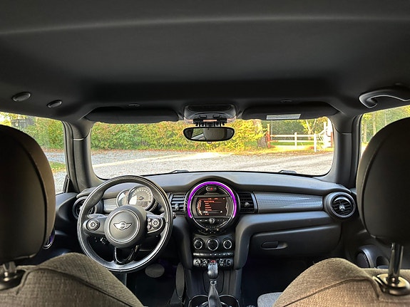 MINI Cooper 8 of 11