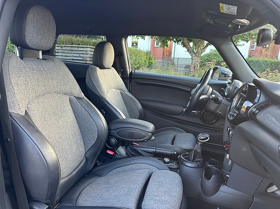 MINI Cooper 9 of 11