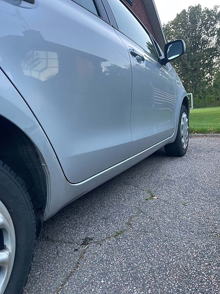 Toyota Yaris 7 of 17