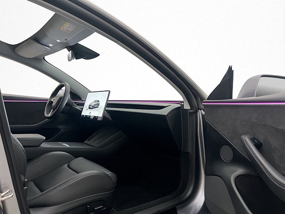 Tesla Model 3 28 of 30