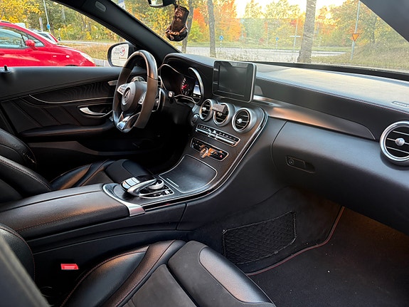 Mercedes-Benz C450 4 of 5