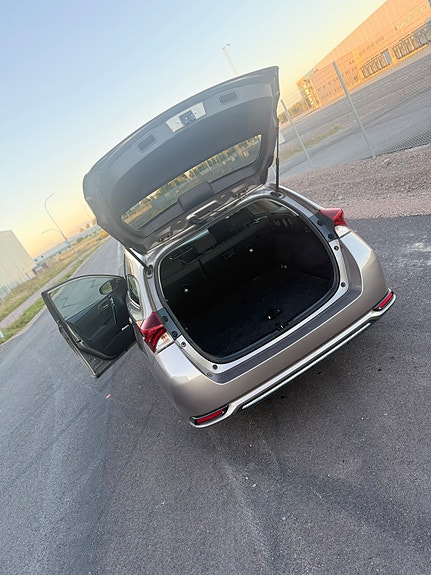 Toyota Auris 5 of 10