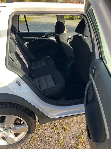Skoda Octavia Scout 8 of 17