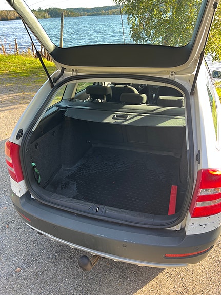 Skoda Octavia Scout 3 of 17