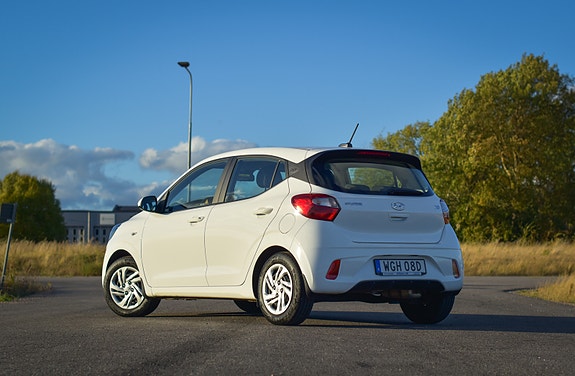 Hyundai i10 4 of 14