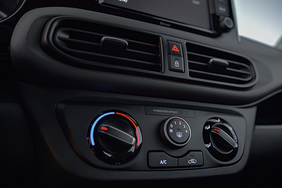 Hyundai i10 12 of 14