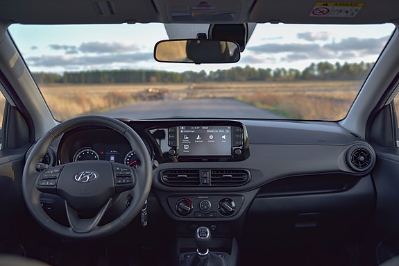 Hyundai i10 8 of 14