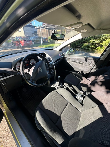 Peugeot 207 4 of 6