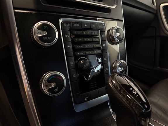 Volvo S60 25 of 30