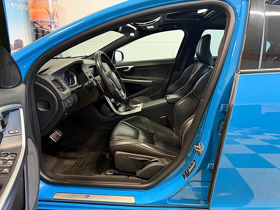 Volvo S60 20 of 30