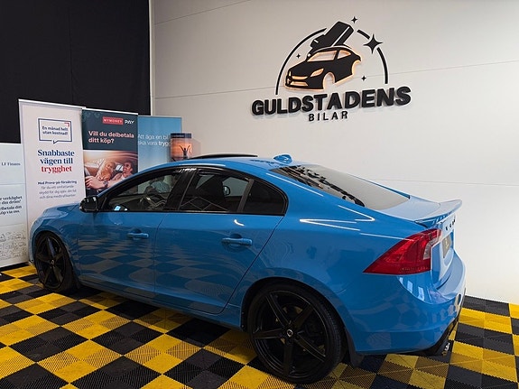 Volvo S60 11 of 30