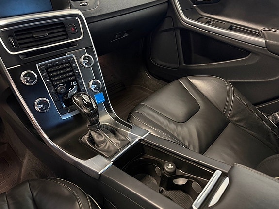 Volvo S60 26 of 30