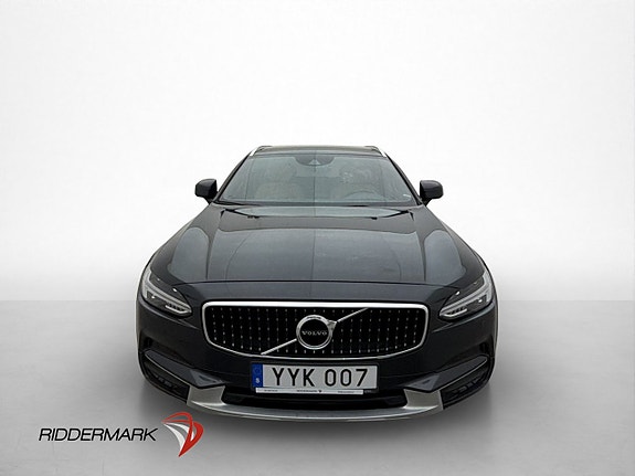 Volvo V90 Cross Country 2 of 30