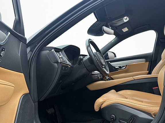 Volvo V90 Cross Country 11 of 30
