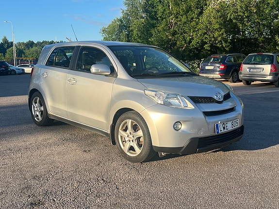 Toyota Urban Cruiser 4 of 6