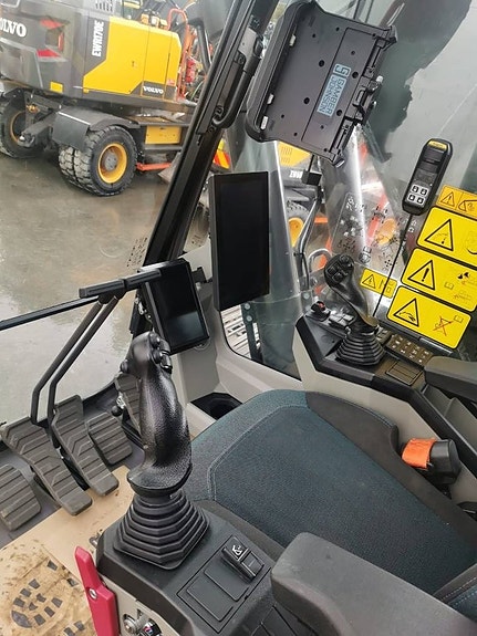 Volvo EC 230 FL 4 of 8