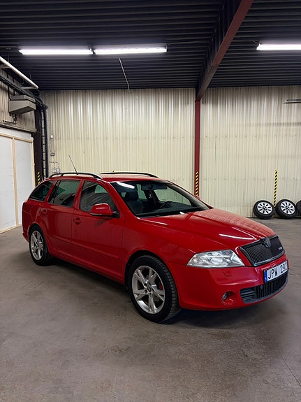 Skoda Octavia 2 of 7