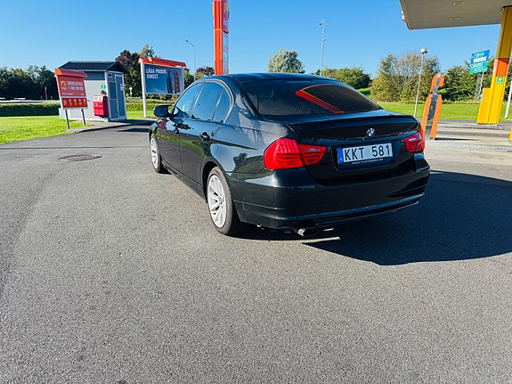 BMW 318d 5 of 7